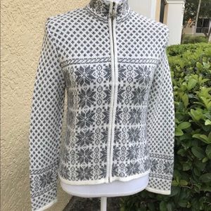 🍁 3/$21 - Charter Club Snowflake Knit Sweater